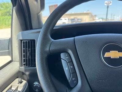 2025 Chevrolet Express Cargo WT