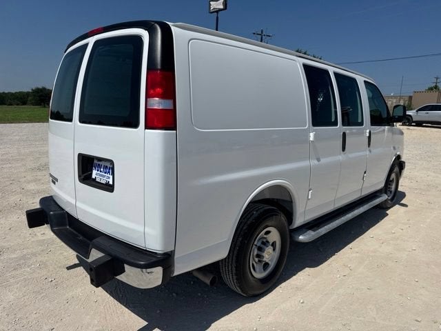 2025 Chevrolet Express Cargo WT