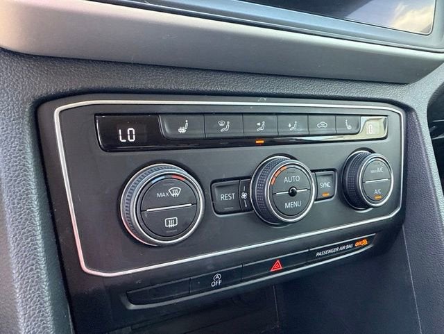 2021 Volkswagen Atlas 3.6L V6 SE w/Technology R-Line