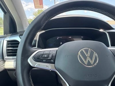 2025 Volkswagen Taos SE