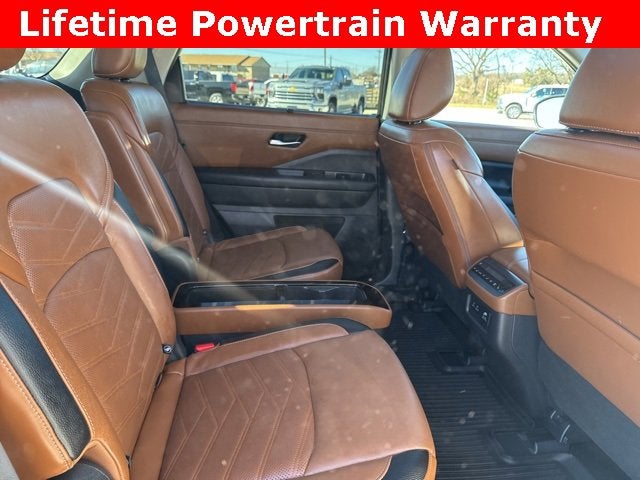 2023 Nissan Pathfinder Platinum