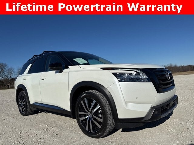 2023 Nissan Pathfinder Platinum