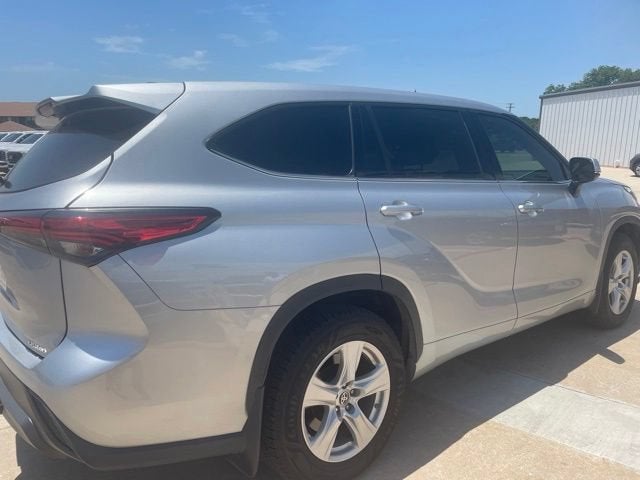 2022 Toyota Highlander LE