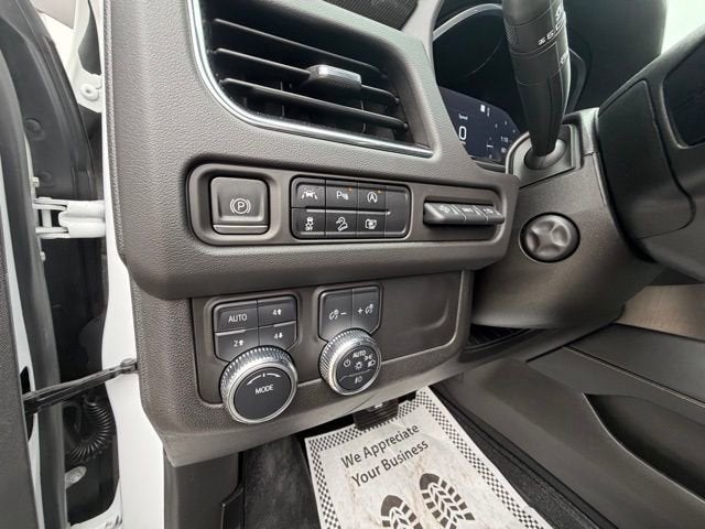 2023 GMC Yukon XL AT4