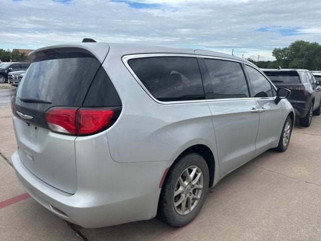 2024 Chrysler Voyager LX