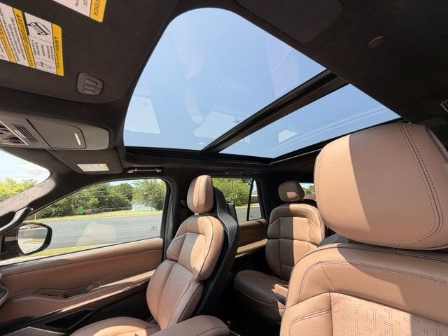 2025 Lincoln Navigator L Black Label