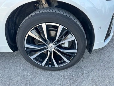 2025 Volvo XC60 Plus
