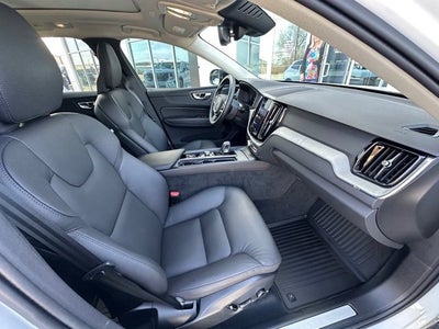 2025 Volvo XC60 Plus