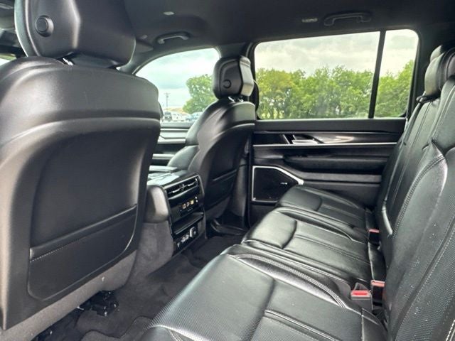 2024 Jeep Wagoneer Base
