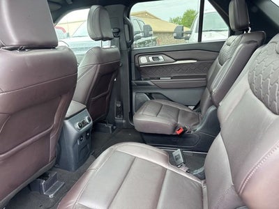 2025 Ford Explorer Platinum