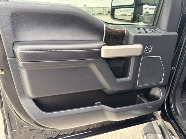 2022 Ford F-350SD Lariat