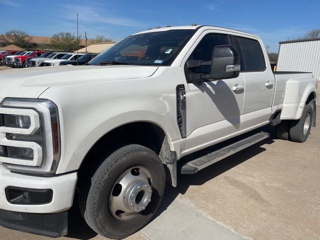2025 Ford F-350SD Lariat DRW