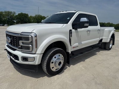 2025 Ford F-450SD Platinum