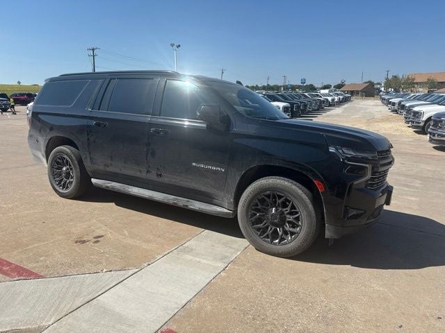 2023 Chevrolet Suburban LT
