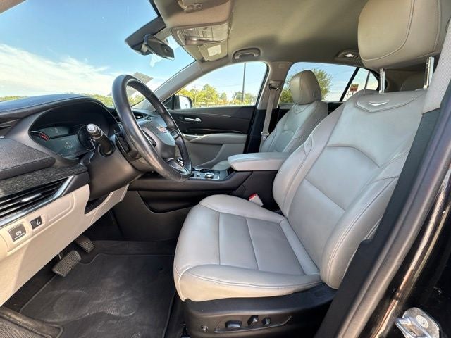 2022 Cadillac XT4 Premium Luxury
