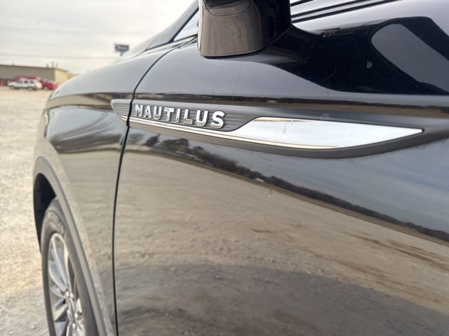 2022 Lincoln Nautilus Standard