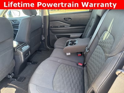 2024 Nissan Pathfinder SV