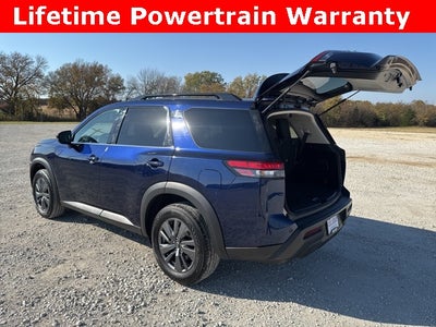 2024 Nissan Pathfinder SV