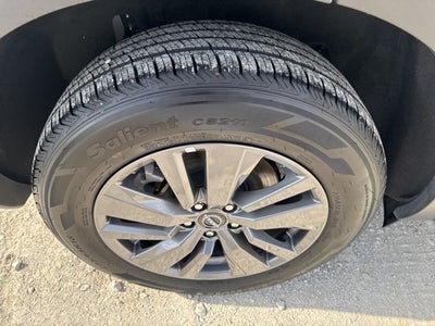 2024 Nissan Pathfinder SV