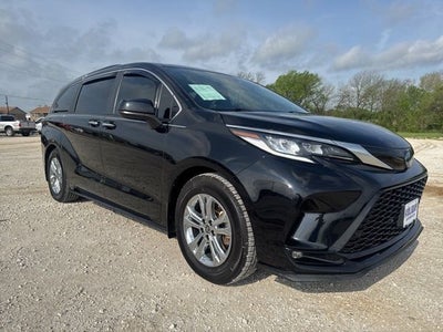 2023 Toyota Sienna XSE 7 Passenger