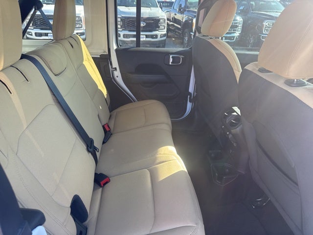 2023 Jeep Wrangler 4-Door Sahara 4x4