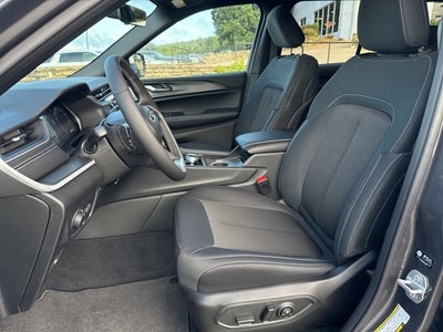 2025 Jeep Grand Cherokee GRAND CHEROKEE LAREDO 4X2