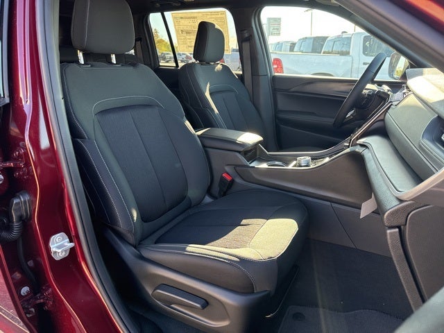 2025 Jeep Grand Cherokee GRAND CHEROKEE LAREDO X 4X2