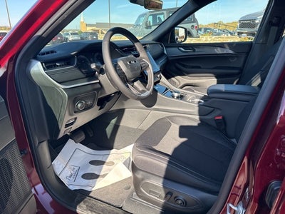 2025 Jeep Grand Cherokee GRAND CHEROKEE LAREDO X 4X2