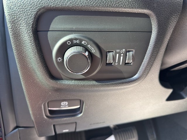 2025 Jeep Grand Cherokee GRAND CHEROKEE LAREDO X 4X2