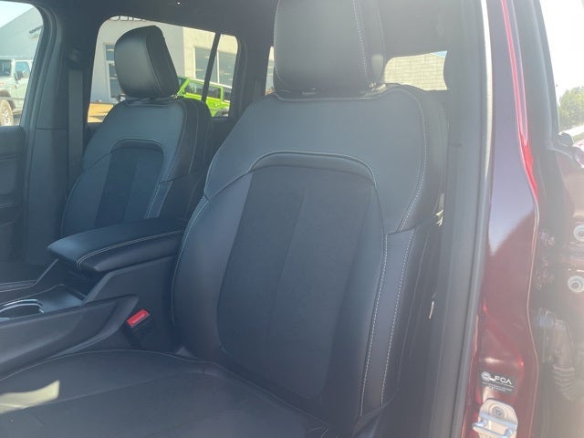 2025 Jeep Grand Cherokee GRAND CHEROKEE ALTITUDE 4X4