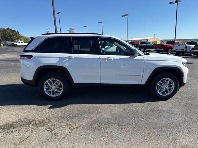 2025 Jeep Grand Cherokee GRAND CHEROKEE LAREDO X 4X4