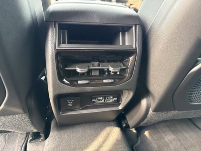 2027 Jeep Grand Cherokee GRAND CHEROKEE LAREDO X 4X4
