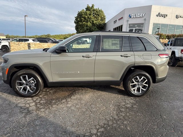 2027 Jeep Grand Cherokee GRAND CHEROKEE LAREDO X 4X4