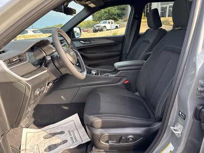 2027 Jeep Grand Cherokee GRAND CHEROKEE LAREDO X 4X4