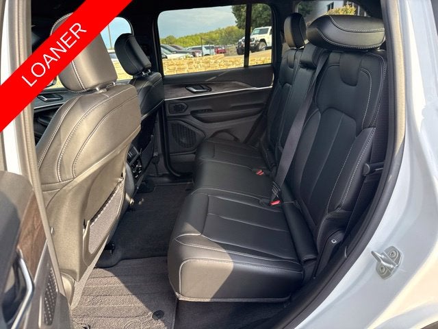 2027 Jeep Grand Cherokee GRAND CHEROKEE LIMITED 4X4