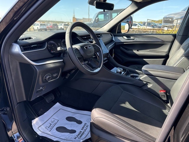 2025 Jeep Grand Cherokee GRAND CHEROKEE L ALTITUDE 4X4