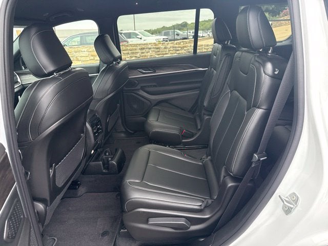 2027 Jeep Grand Cherokee GRAND CHEROKEE L LIMITED 4X4