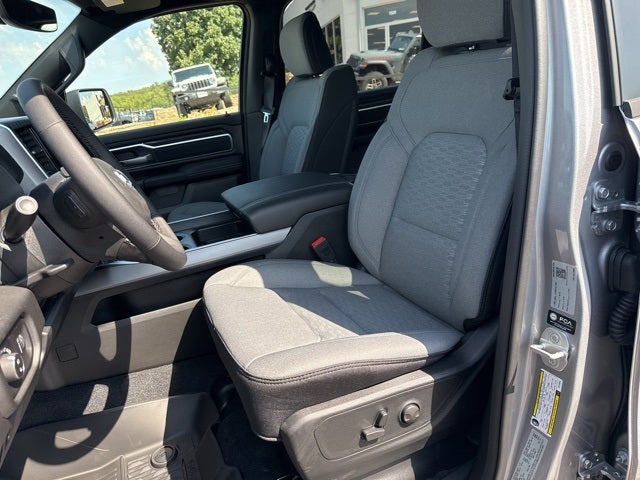 2025 RAM Ram 1500 RAM 1500 LONE STAR CREW CAB 4X2 5'7' BOX