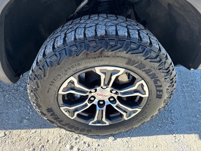 2024 GMC Canyon 4WD AT4
