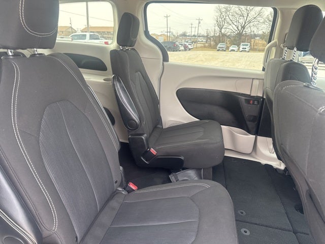 2024 Chrysler Voyager LX