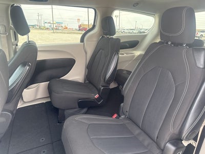 2024 Chrysler Voyager LX