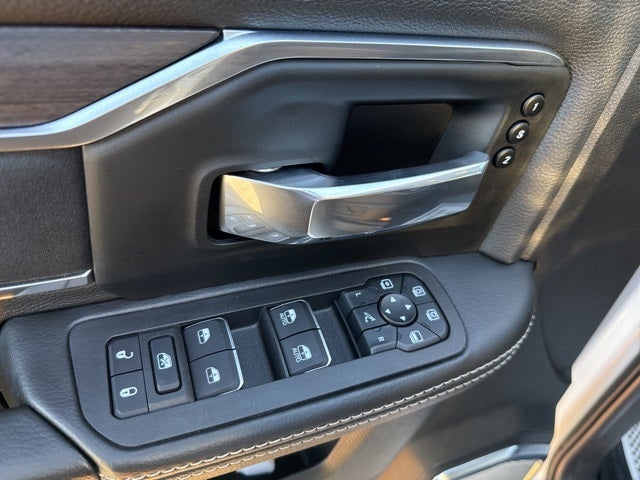 2025 RAM 3500 Laramie Crew Cab 4x4 8' Box