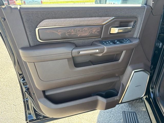 2026 RAM 3500 RAM 3500 LIMITED LONGHORN CREW CAB 4X4 8' BOX