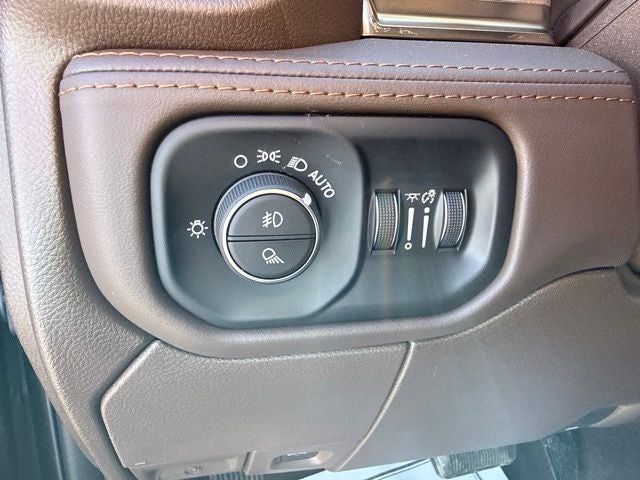 2026 RAM 3500 RAM 3500 LIMITED LONGHORN CREW CAB 4X4 8' BOX