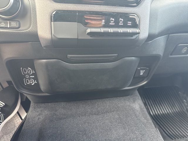 2026 RAM Ram 1500 RAM 1500 WARLOCK CREW CAB 4X4 5'7' BOX