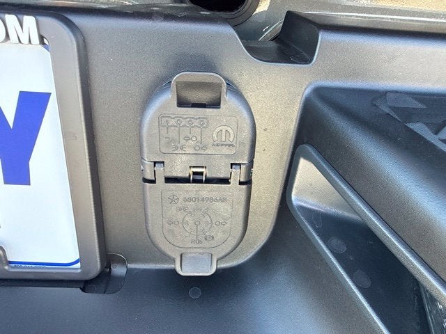 2027 RAM Ram 2500 RAM 2500 BLACK EXPRESS CREW CAB 4X4 6'4' BOX