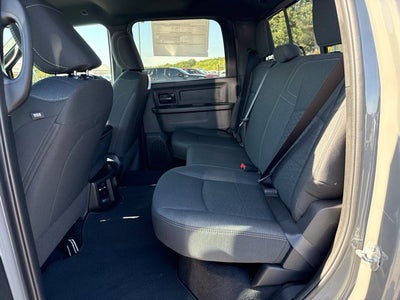 2027 RAM Ram 2500 RAM 2500 BLACK EXPRESS CREW CAB 4X4 6'4' BOX