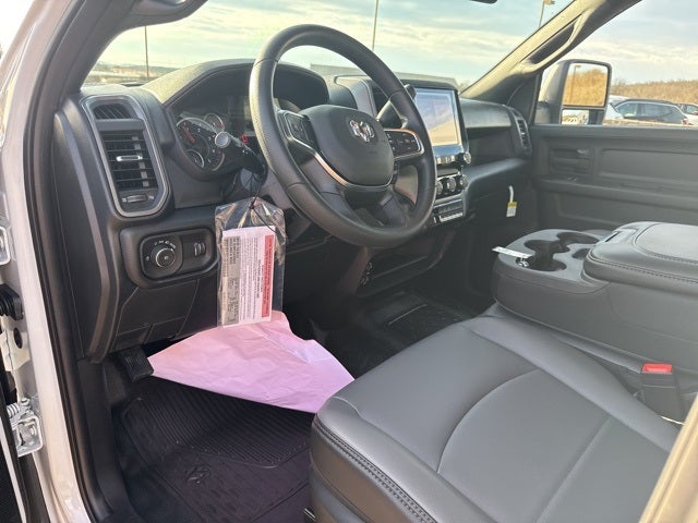 2026 RAM Ram 3500 Chassis Cab RAM 3500 TRADESMAN CREW CAB CHASSIS 4X4 60' CA