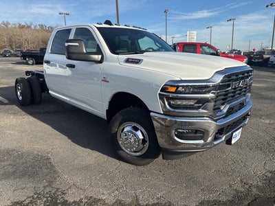 2026 RAM Ram 3500 Chassis Cab RAM 3500 TRADESMAN CREW CAB CHASSIS 4X4 60' CA