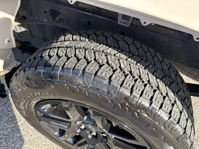 2026 Chevrolet Silverado 1500 4WD Crew Cab Short Bed Custom